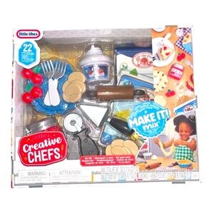 Little Tikes Creative Chefs Pie Kit with Make-It Mix Play Sand, 22 Accessories
